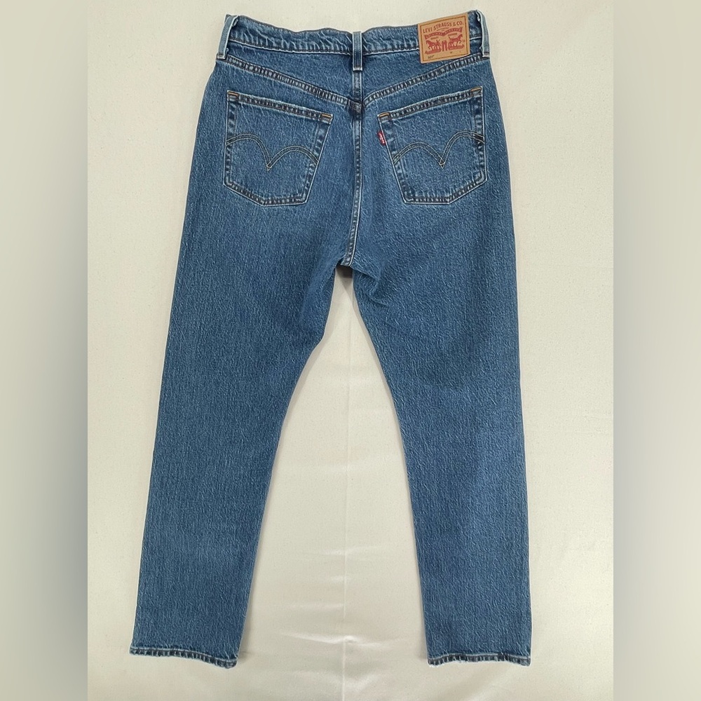 Levi’s Strauss 501 Classic Blue Denim Jeans - Picture 2 of 10
